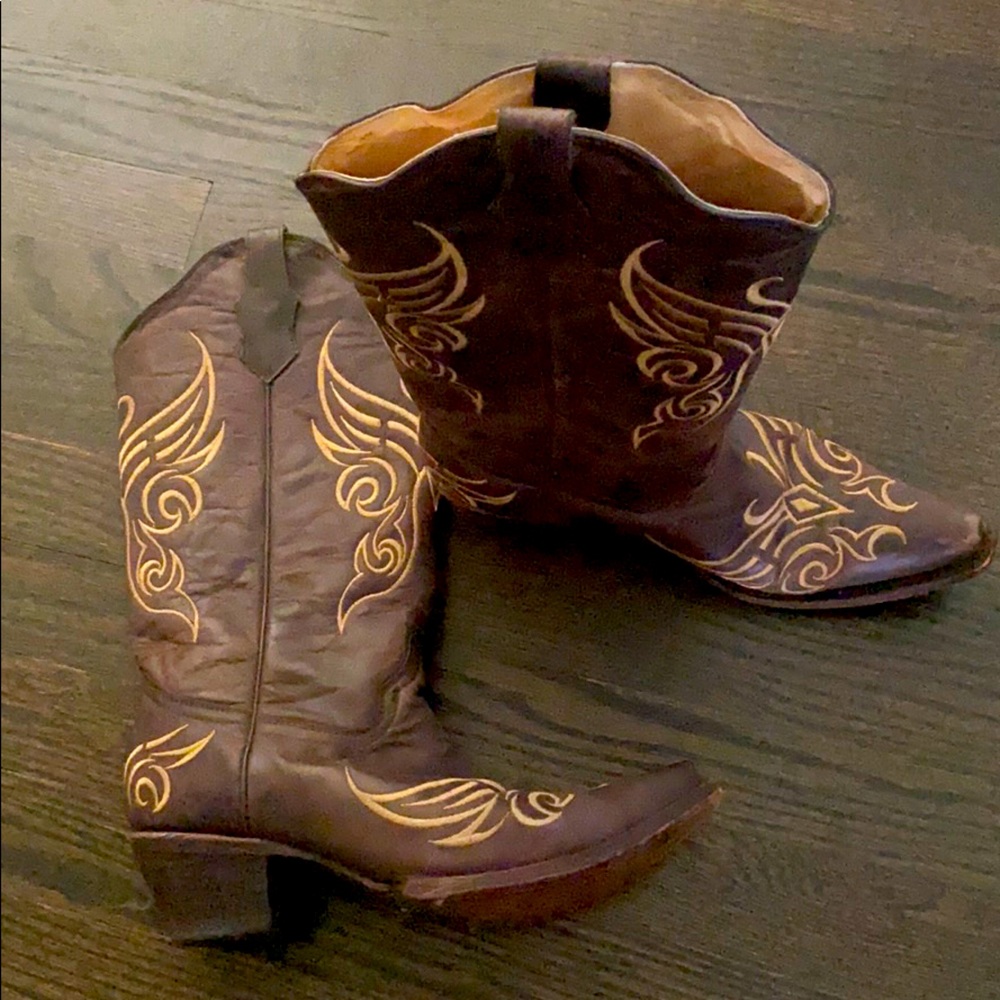 Circle G by corral ladies size 10 M